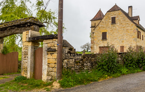 Jolies demeures en pierres (Calcaire) à Pech des Countés