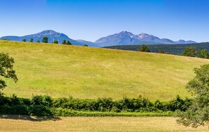 Vue sur le Massif de Tabe  du côté de Pelade