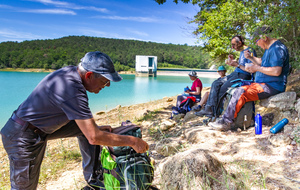 Lac de Montbel: rive Est, bois du Soula, pause repas  vue 