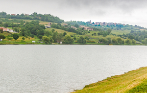 Le village de Carla-Bayle au loin