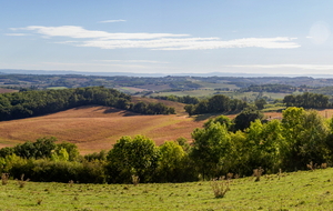 Avant En Banquet: vue panoramique vers l'ouest direction Bertre