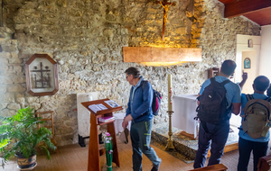 Montferrand: petite chapelle et de "drôles de paroissiens"!