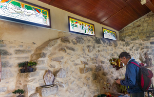 Montferrand: petite chapelle et de "drôles de paroissiens"!