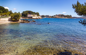 Bandol: plage du Barry, Eden Roc, anse de Renécros vus de la rue du Languedoc