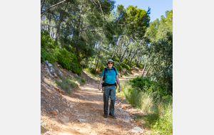 Bandol: sentier retour descente de la pointe des Engraviers