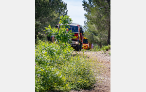 Entre le col de Morgiou et le col des Escourtines (213m), manoeuvre des pompiers