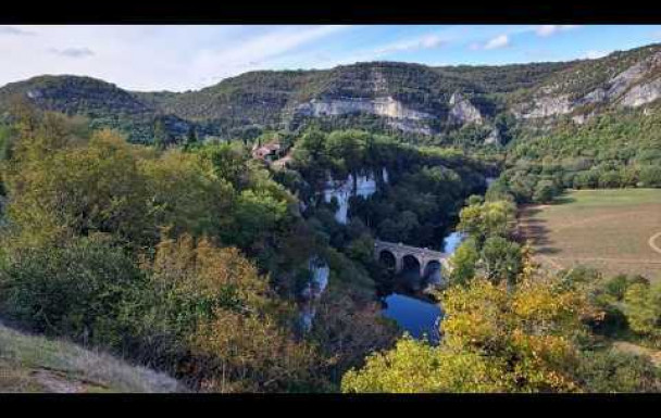 82 - St-Antonin-Noble-Val, Roc d'Anglars, Brousses